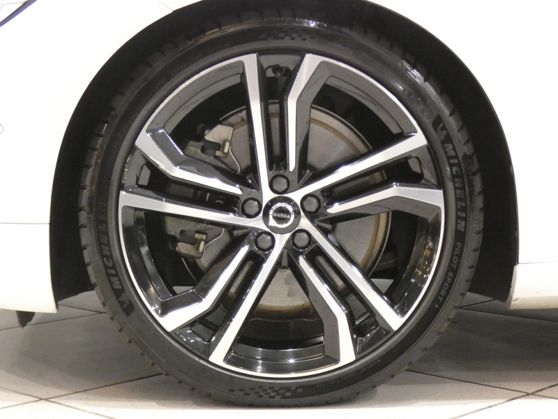 ボルボ V90 V90 B6 AWD Rﾃﾞｻﾞｲﾝ　ｼﾃｨｾｰﾌ 追ACC･LKA･ LCMA ｽﾃｱﾋｰﾀｰ 白革 全席ﾋｰﾀｰ ﾊﾟﾉﾗﾏSR ﾀｯﾁｽｸﾘｰﾝHDDﾅﾋﾞTV B&Wｻｳﾝﾄﾞ 全周ｶﾒﾗ PDC ﾍｯﾄﾞｱｯﾌﾟDSP LEDﾗｲﾄ ｵｰﾄﾃｰﾙｹﾞｰﾄ Rﾃﾞｻﾞｲﾝ専用ｴｸｽﾃﾘｱ&20AW B6ｴﾝｼﾞﾝ +ﾓｰﾀｰ　2年保証