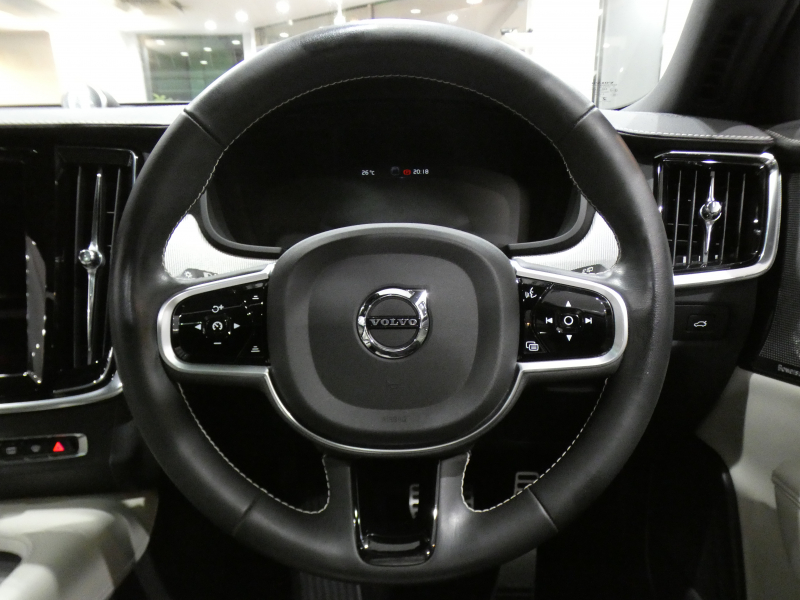 ボルボ V90 V90 B6 AWD Rﾃﾞｻﾞｲﾝ　ｼﾃｨｾｰﾌ 追ACC･LKA･ LCMA ｽﾃｱﾋｰﾀｰ 白革 全席ﾋｰﾀｰ ﾊﾟﾉﾗﾏSR ﾀｯﾁｽｸﾘｰﾝHDDﾅﾋﾞTV B&Wｻｳﾝﾄﾞ 全周ｶﾒﾗ PDC ﾍｯﾄﾞｱｯﾌﾟDSP LEDﾗｲﾄ ｵｰﾄﾃｰﾙｹﾞｰﾄ Rﾃﾞｻﾞｲﾝ専用ｴｸｽﾃﾘｱ&20AW B6ｴﾝｼﾞﾝ +ﾓｰﾀｰ　2年保証