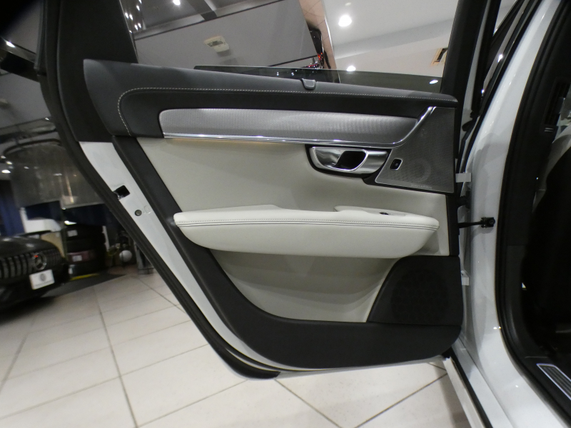 ボルボ V90 V90 B6 AWD Rﾃﾞｻﾞｲﾝ　ｼﾃｨｾｰﾌ 追ACC･LKA･ LCMA ｽﾃｱﾋｰﾀｰ 白革 全席ﾋｰﾀｰ ﾊﾟﾉﾗﾏSR ﾀｯﾁｽｸﾘｰﾝHDDﾅﾋﾞTV B&Wｻｳﾝﾄﾞ 全周ｶﾒﾗ PDC ﾍｯﾄﾞｱｯﾌﾟDSP LEDﾗｲﾄ ｵｰﾄﾃｰﾙｹﾞｰﾄ Rﾃﾞｻﾞｲﾝ専用ｴｸｽﾃﾘｱ&20AW B6ｴﾝｼﾞﾝ +ﾓｰﾀｰ　2年保証