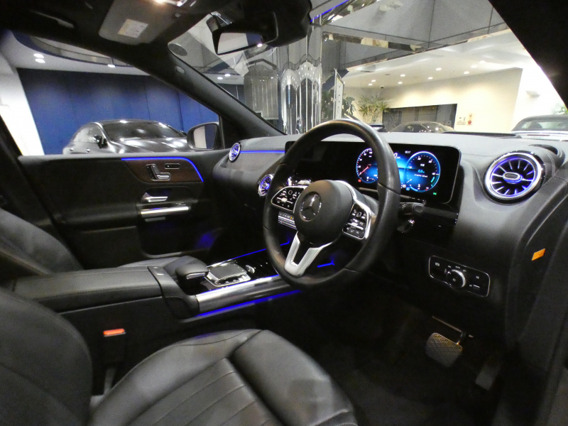 メルセデスベンツ Bクラス B180 ﾚｻﾞｰｴｸｽｸﾙｰｼﾌﾞ&ｱﾄﾞﾊﾞﾝｽﾄPKG　ｷｰﾚｽｺﾞｰ 黒革 ﾊﾟﾉﾗﾏSR MBUX TV 全周囲ｶﾒﾗ PTS ﾍｯﾄﾞｱｯﾌﾟDSP Meｺﾈ ｱﾄﾞﾊﾞﾝｽﾄｻｳﾝﾄﾞ LEDﾗｲﾄ ｱﾝﾋﾞｴﾝﾄﾗｲﾄ ｵｰﾄﾃｰﾙｹﾞｰﾄ 純正前後Dﾚｺ　2年保証