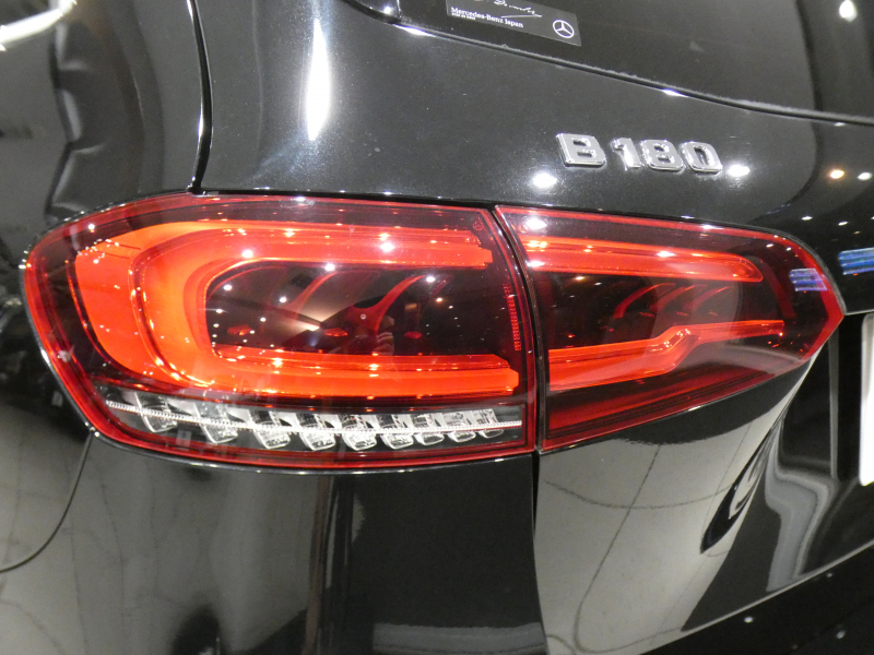 メルセデスベンツ Bクラス B180 ﾚｻﾞｰｴｸｽｸﾙｰｼﾌﾞ&ｱﾄﾞﾊﾞﾝｽﾄPKG　ｷｰﾚｽｺﾞｰ 黒革 ﾊﾟﾉﾗﾏSR MBUX TV 全周囲ｶﾒﾗ PTS ﾍｯﾄﾞｱｯﾌﾟDSP Meｺﾈ ｱﾄﾞﾊﾞﾝｽﾄｻｳﾝﾄﾞ LEDﾗｲﾄ ｱﾝﾋﾞｴﾝﾄﾗｲﾄ ｵｰﾄﾃｰﾙｹﾞｰﾄ 純正前後Dﾚｺ　2年保証