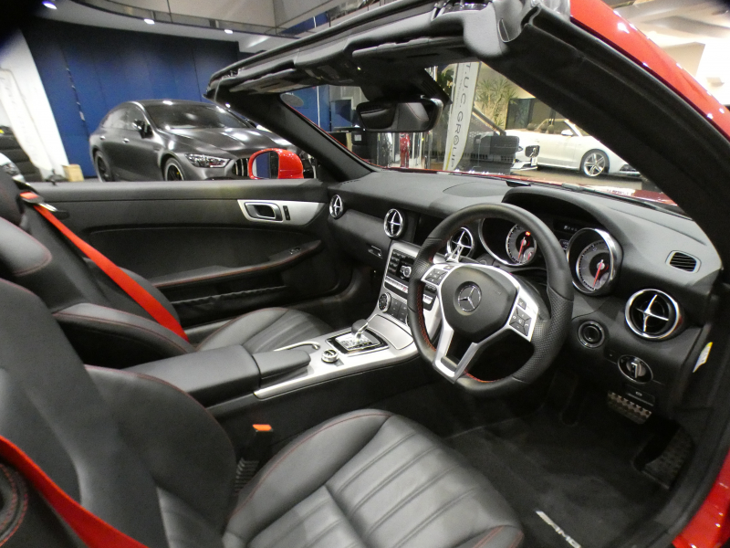 メルセデスベンツ SLKクラス SLK200 ﾄﾚﾝﾄﾞ+ ﾚｰﾀﾞｰｾｰﾌﾃｨPKG　最終ﾓﾃﾞﾙ 黒革 ﾋｰﾀｰ&ｴｱｽｶｰﾌ ﾅﾋﾞTV BTｵｰﾃﾞｨｵ ｷｾﾉﾝ ｲﾝﾃﾘｼﾞｪﾝﾄﾗｲﾄ AMGｽﾀｲﾘﾝｸﾞ&18AW FOXﾏﾌﾗｰ　2年保証