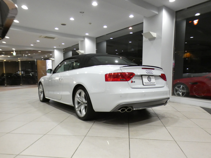 アウディ S5 S5ｶﾌﾞﾘｵﾚ 3.0TFSIｸﾜﾄﾛ ｱｼｽﾀﾝｽPKG　ADVｷｰ 追ACC ﾚｰﾝ&ｻｲﾄﾞｱｼｽﾄ ﾌﾞﾚｰｷW 黒革/黒幌 MMIﾅﾋﾞTV Bｶﾒﾗ PDC ｷｾﾉﾝ RSﾊﾝﾄﾞﾙ 専用ｴｸｽﾃﾘｱ&19AW 333ps　2年保証