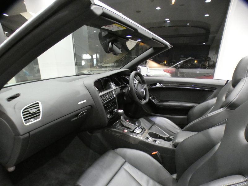 アウディ S5 S5ｶﾌﾞﾘｵﾚ 3.0TFSIｸﾜﾄﾛ ｱｼｽﾀﾝｽPKG　ADVｷｰ 追ACC ﾚｰﾝ&ｻｲﾄﾞｱｼｽﾄ ﾌﾞﾚｰｷW 黒革/黒幌 MMIﾅﾋﾞTV Bｶﾒﾗ PDC ｷｾﾉﾝ RSﾊﾝﾄﾞﾙ 専用ｴｸｽﾃﾘｱ&19AW 333ps　2年保証