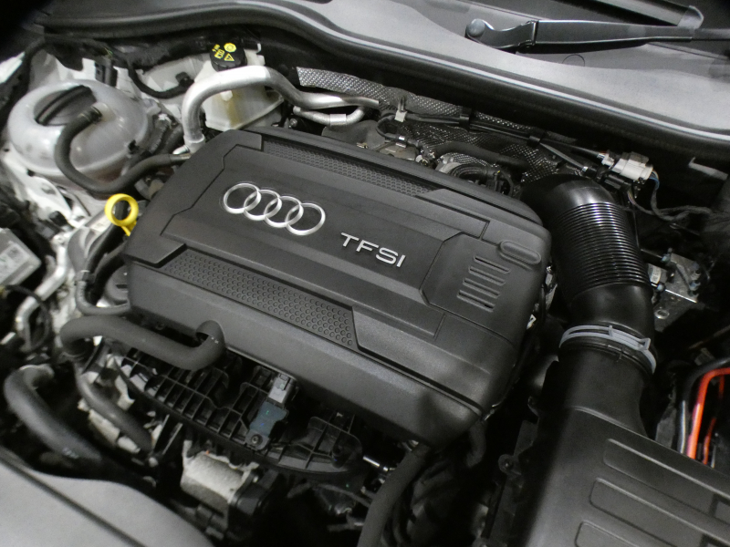 アウディ TTクーペ TTｸｰﾍﾟ2.0TFSIｸﾜﾄﾛ Sﾗｲﾝ　ADVｷｰ 半革 MMIﾅﾋﾞTV ﾊﾞｰﾁｬﾙCP BTｵｰﾃﾞｨｵ Rｾﾝｻｰ LEDﾗｲﾄ Sﾗｲﾝｴｸｽﾃﾘｱ BBS18ｲﾝﾁAW　2年保証