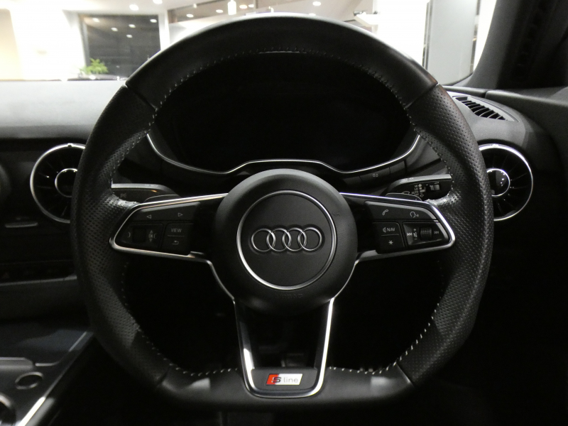 アウディ TTクーペ TTｸｰﾍﾟ2.0TFSIｸﾜﾄﾛ Sﾗｲﾝ　ADVｷｰ 半革 MMIﾅﾋﾞTV ﾊﾞｰﾁｬﾙCP BTｵｰﾃﾞｨｵ Rｾﾝｻｰ LEDﾗｲﾄ Sﾗｲﾝｴｸｽﾃﾘｱ BBS18ｲﾝﾁAW　2年保証