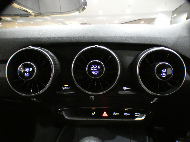 アウディ TTクーペ TTｸｰﾍﾟ2.0TFSIｸﾜﾄﾛ Sﾗｲﾝ　ADVｷｰ 半革 MMIﾅﾋﾞTV ﾊﾞｰﾁｬﾙCP BTｵｰﾃﾞｨｵ Rｾﾝｻｰ LEDﾗｲﾄ Sﾗｲﾝｴｸｽﾃﾘｱ BBS18ｲﾝﾁAW　2年保証