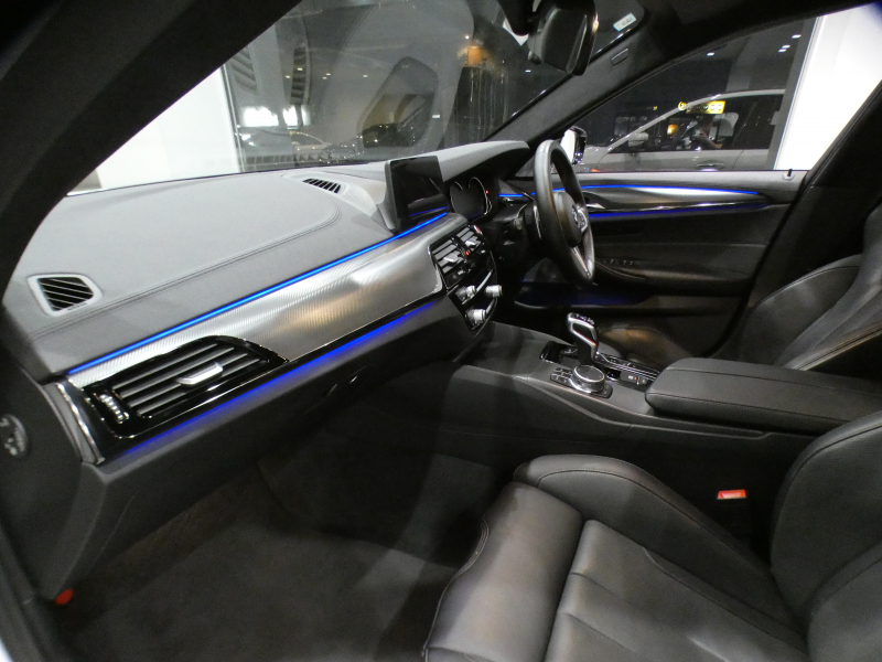 BMW Mシリーズ M5 ｺﾝﾌｫｰﾄPKG　Dｱｼｽﾄ+ 追ACC ﾚｰﾝCHW 衝突軽減 黒革 ﾏｯｻｰｼﾞ ﾋｰﾀｰ&ﾍﾞﾝﾁﾚｰﾀｰ ☆B&Wｻｳﾝﾄﾞ iﾄﾞﾗｲﾌﾞﾅﾋﾞ(第6世代 ﾀｯﾁP対応) 全周囲ｶﾒﾗ PDC ﾍｯﾄﾞUDSP ﾅｲﾄﾋﾞｼﾞｮﾝ LEDﾗｲﾄ ｱﾝﾋﾞｴﾝﾄｴｱP 専用ｴｸｽﾃﾘｱ&20AW ｽﾎﾟｰﾂEX 600ps　2年保証　