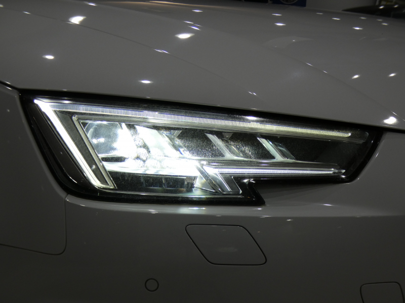 アウディ A4 A4 2.0TFSI ｽﾎﾟｰﾂ SﾗｲﾝPKG　ADVｷｰ 追ACC ﾚｰﾝｱｼｽﾄ Audiﾌﾟﾚｾﾝｽ 黒半革 ﾋｰﾀｰ MMIﾅﾋﾞ ﾊﾞｰﾁｬﾙCP Bｶﾒﾗ PDC ﾏﾄﾘｸｽLEDﾗｲﾄ Sﾗｲﾝｴｸｽﾃﾘｱ＆18AW　2年保証