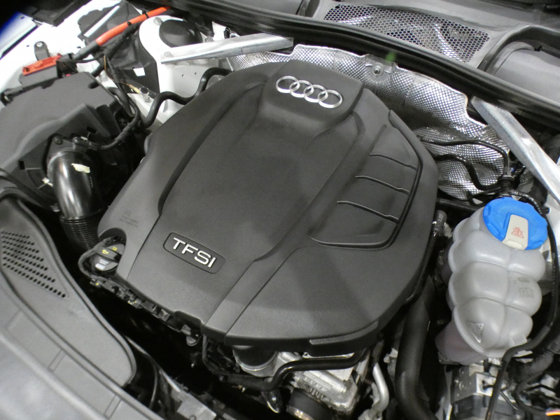 アウディ A4 A4 2.0TFSI ｽﾎﾟｰﾂ SﾗｲﾝPKG　ADVｷｰ 追ACC ﾚｰﾝｱｼｽﾄ Audiﾌﾟﾚｾﾝｽ 黒半革 ﾋｰﾀｰ MMIﾅﾋﾞ ﾊﾞｰﾁｬﾙCP Bｶﾒﾗ PDC ﾏﾄﾘｸｽLEDﾗｲﾄ Sﾗｲﾝｴｸｽﾃﾘｱ＆18AW　2年保証