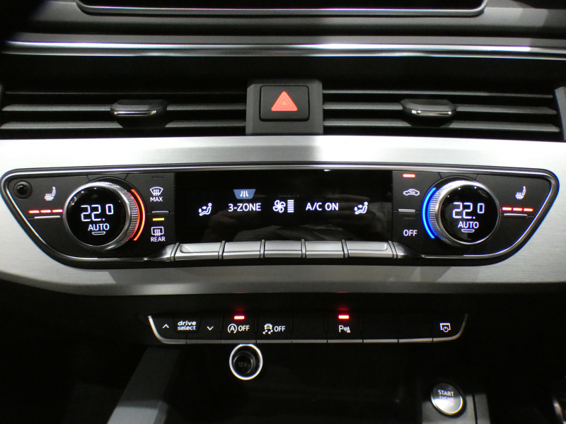 アウディ A4 A4 2.0TFSI ｽﾎﾟｰﾂ SﾗｲﾝPKG　ADVｷｰ 追ACC ﾚｰﾝｱｼｽﾄ Audiﾌﾟﾚｾﾝｽ 黒半革 ﾋｰﾀｰ MMIﾅﾋﾞ ﾊﾞｰﾁｬﾙCP Bｶﾒﾗ PDC ﾏﾄﾘｸｽLEDﾗｲﾄ Sﾗｲﾝｴｸｽﾃﾘｱ＆18AW　2年保証