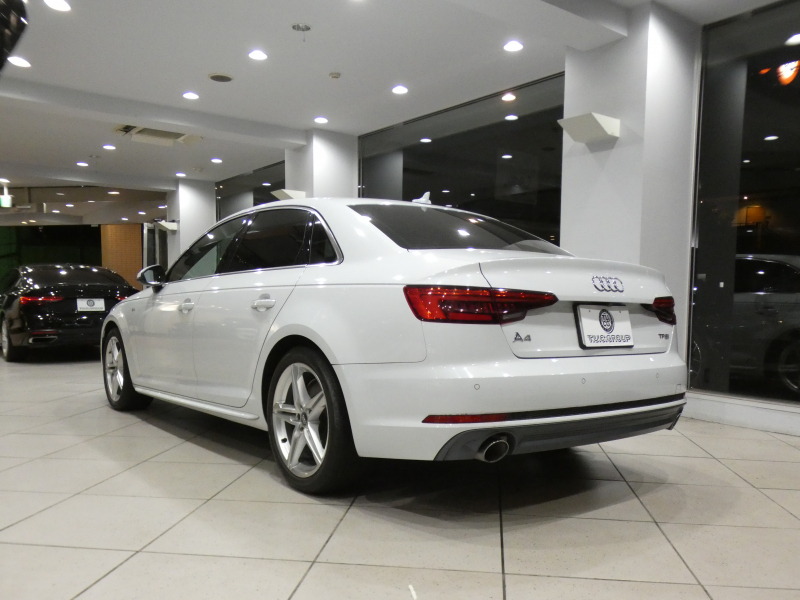 アウディ A4 A4 2.0TFSI ｽﾎﾟｰﾂ SﾗｲﾝPKG　ADVｷｰ 追ACC ﾚｰﾝｱｼｽﾄ Audiﾌﾟﾚｾﾝｽ 黒半革 ﾋｰﾀｰ MMIﾅﾋﾞ ﾊﾞｰﾁｬﾙCP Bｶﾒﾗ PDC ﾏﾄﾘｸｽLEDﾗｲﾄ Sﾗｲﾝｴｸｽﾃﾘｱ＆18AW　2年保証