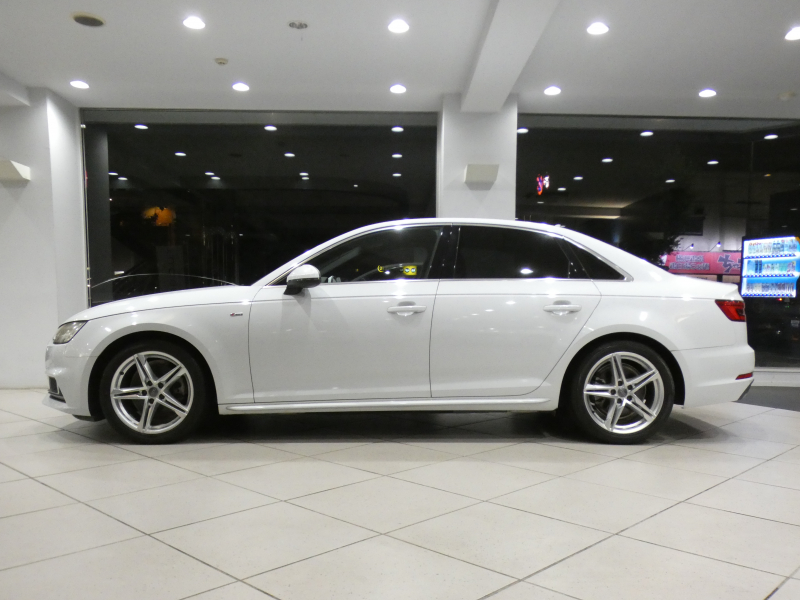 アウディ A4 A4 2.0TFSI ｽﾎﾟｰﾂ SﾗｲﾝPKG　ADVｷｰ 追ACC ﾚｰﾝｱｼｽﾄ Audiﾌﾟﾚｾﾝｽ 黒半革 ﾋｰﾀｰ MMIﾅﾋﾞ ﾊﾞｰﾁｬﾙCP Bｶﾒﾗ PDC ﾏﾄﾘｸｽLEDﾗｲﾄ Sﾗｲﾝｴｸｽﾃﾘｱ＆18AW　2年保証