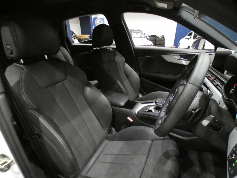 アウディ A4 A4 2.0TFSI ｽﾎﾟｰﾂ SﾗｲﾝPKG　ADVｷｰ 追ACC ﾚｰﾝｱｼｽﾄ Audiﾌﾟﾚｾﾝｽ 黒半革 ﾋｰﾀｰ MMIﾅﾋﾞ ﾊﾞｰﾁｬﾙCP Bｶﾒﾗ PDC ﾏﾄﾘｸｽLEDﾗｲﾄ Sﾗｲﾝｴｸｽﾃﾘｱ＆18AW　2年保証