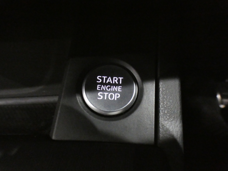 アウディ A4 A4 2.0TFSI ｽﾎﾟｰﾂ SﾗｲﾝPKG　ADVｷｰ 追ACC ﾚｰﾝｱｼｽﾄ Audiﾌﾟﾚｾﾝｽ 黒半革 ﾋｰﾀｰ MMIﾅﾋﾞ ﾊﾞｰﾁｬﾙCP Bｶﾒﾗ PDC ﾏﾄﾘｸｽLEDﾗｲﾄ Sﾗｲﾝｴｸｽﾃﾘｱ＆18AW　2年保証