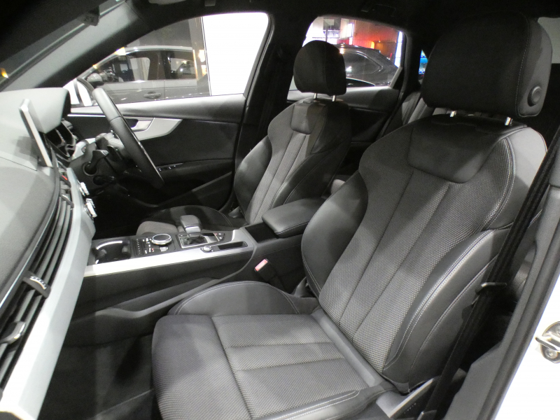 アウディ A4 A4 2.0TFSI ｽﾎﾟｰﾂ SﾗｲﾝPKG　ADVｷｰ 追ACC ﾚｰﾝｱｼｽﾄ Audiﾌﾟﾚｾﾝｽ 黒半革 ﾋｰﾀｰ MMIﾅﾋﾞ ﾊﾞｰﾁｬﾙCP Bｶﾒﾗ PDC ﾏﾄﾘｸｽLEDﾗｲﾄ Sﾗｲﾝｴｸｽﾃﾘｱ＆18AW　2年保証