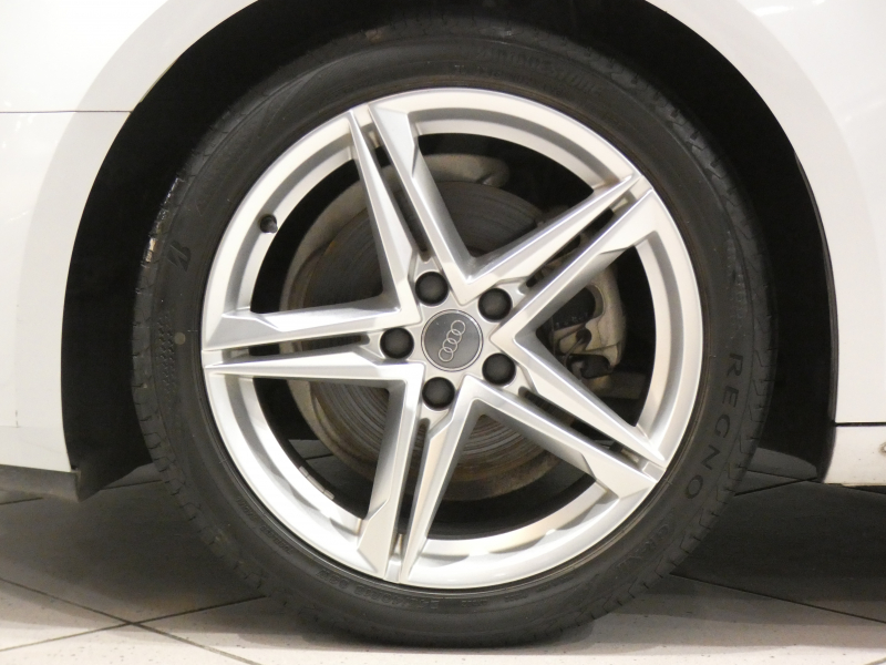 アウディ A4 A4 2.0TFSI ｽﾎﾟｰﾂ SﾗｲﾝPKG　ADVｷｰ 追ACC ﾚｰﾝｱｼｽﾄ Audiﾌﾟﾚｾﾝｽ 黒半革 ﾋｰﾀｰ MMIﾅﾋﾞ ﾊﾞｰﾁｬﾙCP Bｶﾒﾗ PDC ﾏﾄﾘｸｽLEDﾗｲﾄ Sﾗｲﾝｴｸｽﾃﾘｱ＆18AW　2年保証