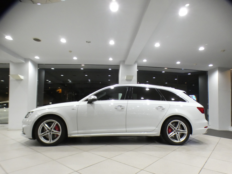 アウディ S4 S4ｱﾊﾞﾝﾄ ﾚｻﾞｰ&ｱｼｽﾀﾝｽPKG　1ｵｰﾅｰ 追ACC ﾚｰﾝ&ｻｲﾄﾞｱｼｽﾄ ｱｳﾃﾞｨﾌﾟﾚｾﾝｽ 黒革 ﾋｰﾀｰ ﾏｯｻｰｼﾞ機能 ﾊﾟﾉﾗﾏSR MMIﾅﾋﾞTV ﾊﾞｰﾁｬﾙCP 全周囲ｶﾒﾗ PDC ﾏﾄﾘｸｽLED 専用ｴｸｽﾃﾘｱ&18AW ﾚｯﾄﾞｷｬﾘﾊﾟｰ 354ps　2年保証