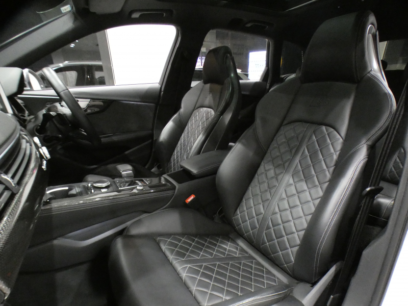 アウディ S4 S4ｱﾊﾞﾝﾄ ﾚｻﾞｰ&ｱｼｽﾀﾝｽPKG　1ｵｰﾅｰ 追ACC ﾚｰﾝ&ｻｲﾄﾞｱｼｽﾄ ｱｳﾃﾞｨﾌﾟﾚｾﾝｽ 黒革 ﾋｰﾀｰ ﾏｯｻｰｼﾞ機能 ﾊﾟﾉﾗﾏSR MMIﾅﾋﾞTV ﾊﾞｰﾁｬﾙCP 全周囲ｶﾒﾗ PDC ﾏﾄﾘｸｽLED 専用ｴｸｽﾃﾘｱ&18AW ﾚｯﾄﾞｷｬﾘﾊﾟｰ 354ps　2年保証