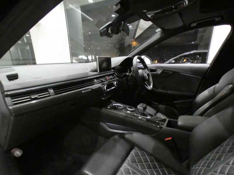 アウディ S4 S4ｱﾊﾞﾝﾄ ﾚｻﾞｰ&ｱｼｽﾀﾝｽPKG　1ｵｰﾅｰ 追ACC ﾚｰﾝ&ｻｲﾄﾞｱｼｽﾄ ｱｳﾃﾞｨﾌﾟﾚｾﾝｽ 黒革 ﾋｰﾀｰ ﾏｯｻｰｼﾞ機能 ﾊﾟﾉﾗﾏSR MMIﾅﾋﾞTV ﾊﾞｰﾁｬﾙCP 全周囲ｶﾒﾗ PDC ﾏﾄﾘｸｽLED 専用ｴｸｽﾃﾘｱ&18AW ﾚｯﾄﾞｷｬﾘﾊﾟｰ 354ps　2年保証