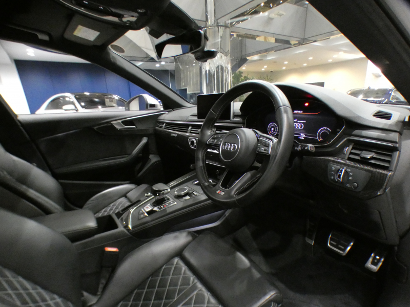 アウディ S4 S4ｱﾊﾞﾝﾄ ﾚｻﾞｰ&ｱｼｽﾀﾝｽPKG　1ｵｰﾅｰ 追ACC ﾚｰﾝ&ｻｲﾄﾞｱｼｽﾄ ｱｳﾃﾞｨﾌﾟﾚｾﾝｽ 黒革 ﾋｰﾀｰ ﾏｯｻｰｼﾞ機能 ﾊﾟﾉﾗﾏSR MMIﾅﾋﾞTV ﾊﾞｰﾁｬﾙCP 全周囲ｶﾒﾗ PDC ﾏﾄﾘｸｽLED 専用ｴｸｽﾃﾘｱ&18AW ﾚｯﾄﾞｷｬﾘﾊﾟｰ 354ps　2年保証