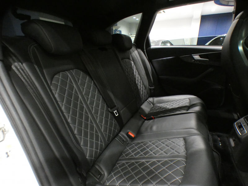 アウディ S4 S4ｱﾊﾞﾝﾄ ﾚｻﾞｰ&ｱｼｽﾀﾝｽPKG　1ｵｰﾅｰ 追ACC ﾚｰﾝ&ｻｲﾄﾞｱｼｽﾄ ｱｳﾃﾞｨﾌﾟﾚｾﾝｽ 黒革 ﾋｰﾀｰ ﾏｯｻｰｼﾞ機能 ﾊﾟﾉﾗﾏSR MMIﾅﾋﾞTV ﾊﾞｰﾁｬﾙCP 全周囲ｶﾒﾗ PDC ﾏﾄﾘｸｽLED 専用ｴｸｽﾃﾘｱ&18AW ﾚｯﾄﾞｷｬﾘﾊﾟｰ 354ps　2年保証