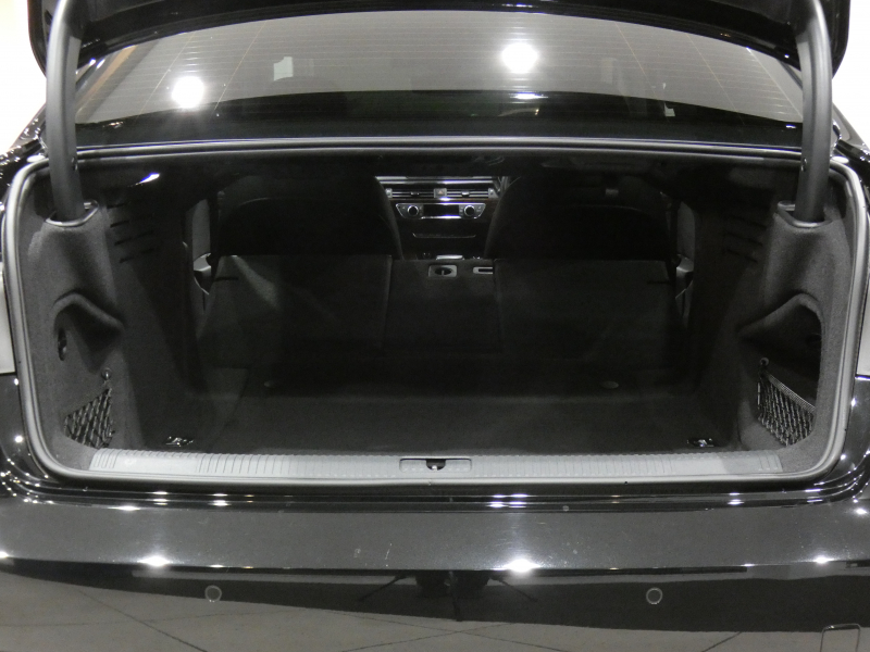 アウディ A4 A4ｾﾀﾞﾝ 2.0TFSI ﾗｸﾞｼﾞｭｱﾘｰPKG　1ｵｰﾅｰ ADVｷｰ 追ACC ﾚｰﾝｱｼｽﾄ ｱｳﾃﾞｨﾌﾟﾚｾﾝｽ 黒革 ﾋｰﾀｰ MMIﾅﾋﾞTV ﾊﾞｰﾁｬﾙCP Bｶﾒﾗ PDC ﾏﾄﾘｸｽLED 17AW　2年保証