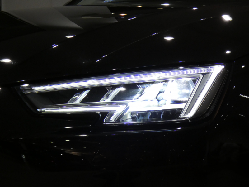 アウディ A4 A4ｾﾀﾞﾝ 2.0TFSI ﾗｸﾞｼﾞｭｱﾘｰPKG　1ｵｰﾅｰ ADVｷｰ 追ACC ﾚｰﾝｱｼｽﾄ ｱｳﾃﾞｨﾌﾟﾚｾﾝｽ 黒革 ﾋｰﾀｰ MMIﾅﾋﾞTV ﾊﾞｰﾁｬﾙCP Bｶﾒﾗ PDC ﾏﾄﾘｸｽLED 17AW　2年保証