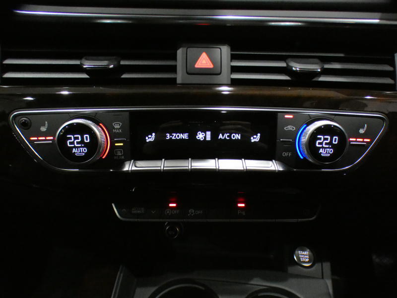 アウディ A4 A4ｾﾀﾞﾝ 2.0TFSI ﾗｸﾞｼﾞｭｱﾘｰPKG　1ｵｰﾅｰ ADVｷｰ 追ACC ﾚｰﾝｱｼｽﾄ ｱｳﾃﾞｨﾌﾟﾚｾﾝｽ 黒革 ﾋｰﾀｰ MMIﾅﾋﾞTV ﾊﾞｰﾁｬﾙCP Bｶﾒﾗ PDC ﾏﾄﾘｸｽLED 17AW　2年保証