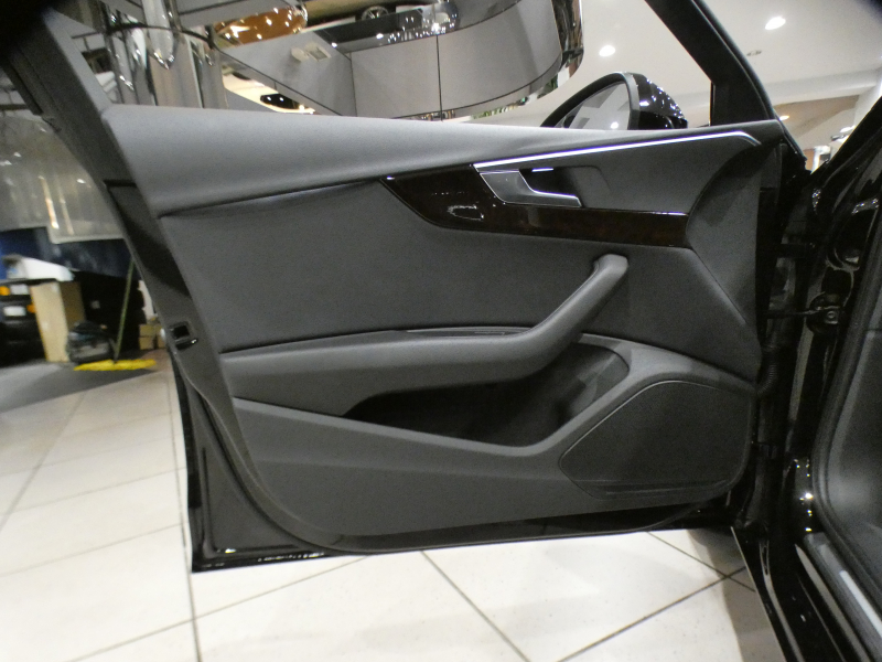 アウディ A4 A4ｾﾀﾞﾝ 2.0TFSI ﾗｸﾞｼﾞｭｱﾘｰPKG　1ｵｰﾅｰ ADVｷｰ 追ACC ﾚｰﾝｱｼｽﾄ ｱｳﾃﾞｨﾌﾟﾚｾﾝｽ 黒革 ﾋｰﾀｰ MMIﾅﾋﾞTV ﾊﾞｰﾁｬﾙCP Bｶﾒﾗ PDC ﾏﾄﾘｸｽLED 17AW　2年保証