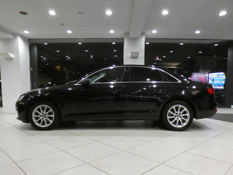 アウディ A4 A4ｾﾀﾞﾝ 2.0TFSI ﾗｸﾞｼﾞｭｱﾘｰPKG　1ｵｰﾅｰ ADVｷｰ 追ACC ﾚｰﾝｱｼｽﾄ ｱｳﾃﾞｨﾌﾟﾚｾﾝｽ 黒革 ﾋｰﾀｰ MMIﾅﾋﾞTV ﾊﾞｰﾁｬﾙCP Bｶﾒﾗ PDC ﾏﾄﾘｸｽLED 17AW　2年保証