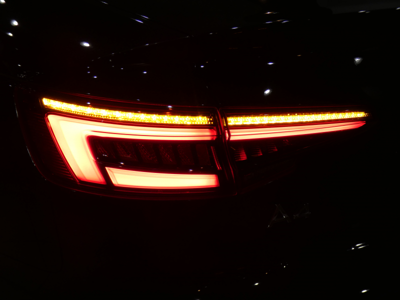 アウディ A4 A4ｾﾀﾞﾝ 2.0TFSI ﾗｸﾞｼﾞｭｱﾘｰPKG　1ｵｰﾅｰ ADVｷｰ 追ACC ﾚｰﾝｱｼｽﾄ ｱｳﾃﾞｨﾌﾟﾚｾﾝｽ 黒革 ﾋｰﾀｰ MMIﾅﾋﾞTV ﾊﾞｰﾁｬﾙCP Bｶﾒﾗ PDC ﾏﾄﾘｸｽLED 17AW　2年保証