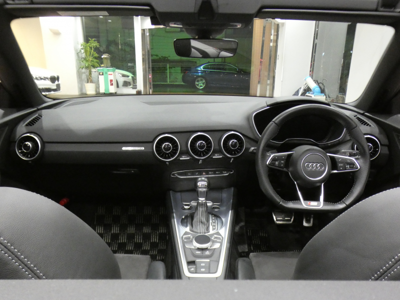 アウディ TTロードスター TTﾛｰﾄﾞｽﾀｰ 2.0TFSIｸﾜﾄﾛ Sﾗｲﾝ&ｱｼｽﾀﾝｽPKG　ADVｷｰ 黒幌/黒半革 Pｼｰﾄ MMIﾅﾋﾞTV ﾊﾞｰﾁｬﾙCP 前後ｾﾝｻｰ LEDﾗｲﾄ Sﾗｲﾝｴｸｽﾃﾘｱ ｱｰﾊﾞﾝｽﾎﾟｰﾂLTD20AW　2年保証