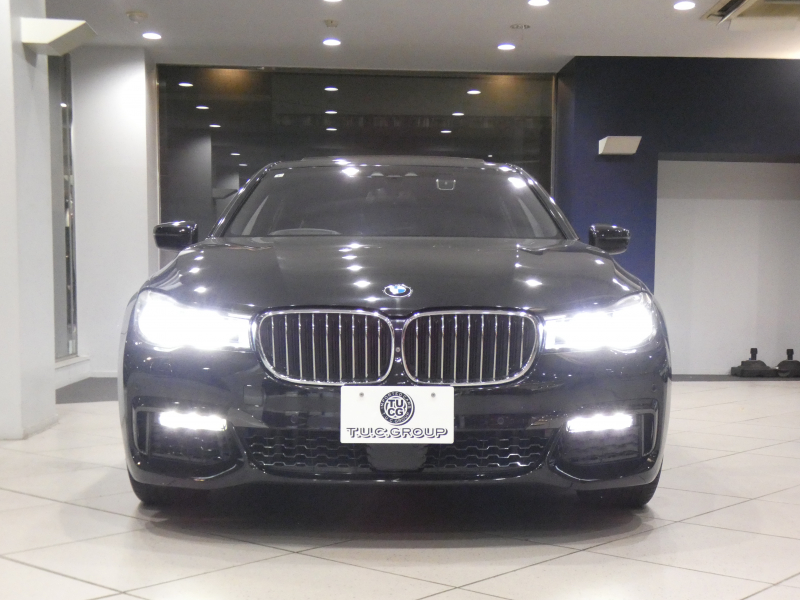 BMW 7シリーズ 750i Mｽﾎﾟｰﾂ　ｺﾝﾌｫA Dｱｼｽﾄ+ 追ACC ﾚｰﾝCHW 衝突軽減 茶革 全席ﾋｰﾀｰ ﾍﾞﾝﾁﾚｰﾀｰ ﾏｯｻｰｼﾞ機能 ｻﾝﾙｰﾌ ﾀｯﾁP対応iﾄﾞﾗｲﾌﾞﾅﾋﾞ(第6世代) 全周ｶﾒﾗ PDC ｼﾞｬｽﾁｬｰC LEDﾚｰｻﾞｰﾗｲﾄ Mｽﾎﾟｰﾂｴｱﾛ&20AW ｽﾎﾟｰﾂEX　2年保証