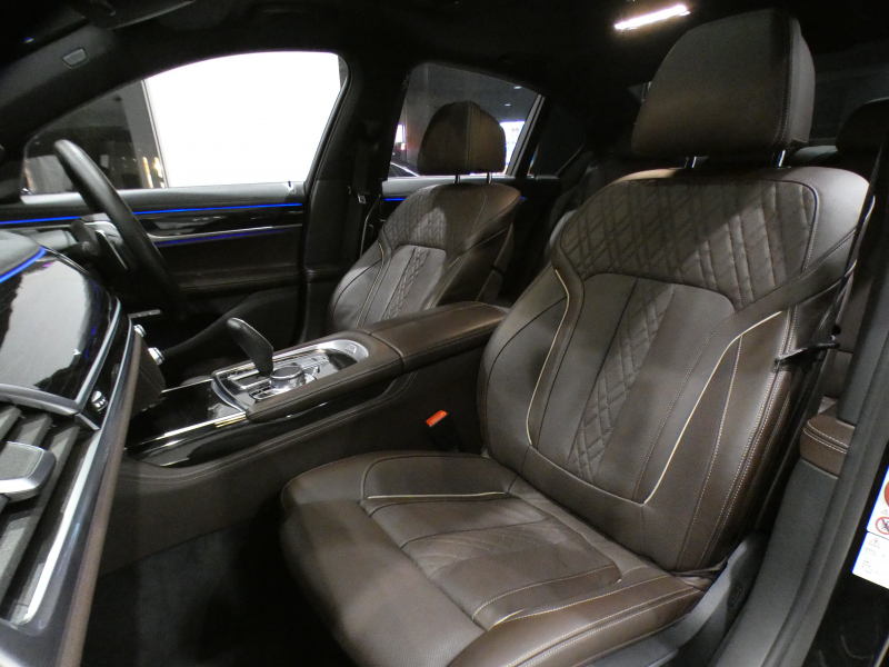 BMW 7シリーズ 750i Mｽﾎﾟｰﾂ　ｺﾝﾌｫA Dｱｼｽﾄ+ 追ACC ﾚｰﾝCHW 衝突軽減 茶革 全席ﾋｰﾀｰ ﾍﾞﾝﾁﾚｰﾀｰ ﾏｯｻｰｼﾞ機能 ｻﾝﾙｰﾌ ﾀｯﾁP対応iﾄﾞﾗｲﾌﾞﾅﾋﾞ(第6世代) 全周ｶﾒﾗ PDC ｼﾞｬｽﾁｬｰC LEDﾚｰｻﾞｰﾗｲﾄ Mｽﾎﾟｰﾂｴｱﾛ&20AW ｽﾎﾟｰﾂEX　2年保証
