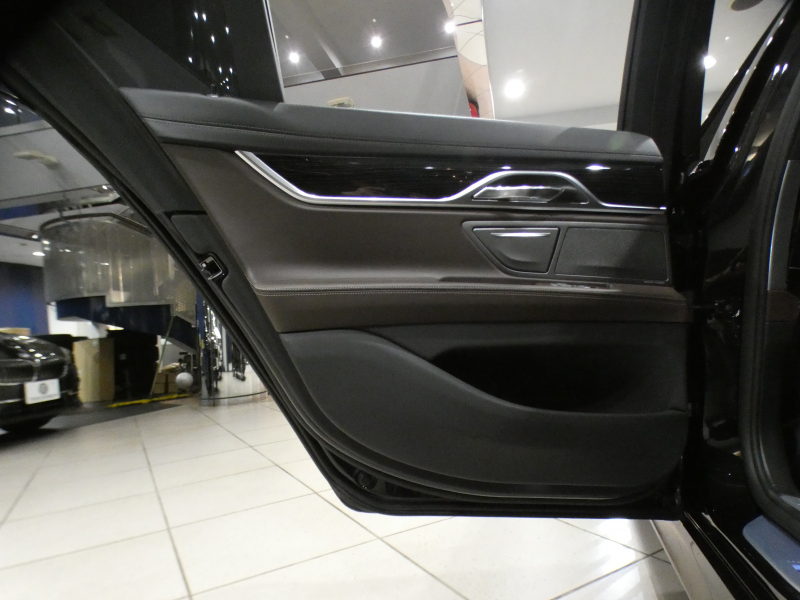 BMW 7シリーズ 750i Mｽﾎﾟｰﾂ　ｺﾝﾌｫA Dｱｼｽﾄ+ 追ACC ﾚｰﾝCHW 衝突軽減 茶革 全席ﾋｰﾀｰ ﾍﾞﾝﾁﾚｰﾀｰ ﾏｯｻｰｼﾞ機能 ｻﾝﾙｰﾌ ﾀｯﾁP対応iﾄﾞﾗｲﾌﾞﾅﾋﾞ(第6世代) 全周ｶﾒﾗ PDC ｼﾞｬｽﾁｬｰC LEDﾚｰｻﾞｰﾗｲﾄ Mｽﾎﾟｰﾂｴｱﾛ&20AW ｽﾎﾟｰﾂEX　2年保証