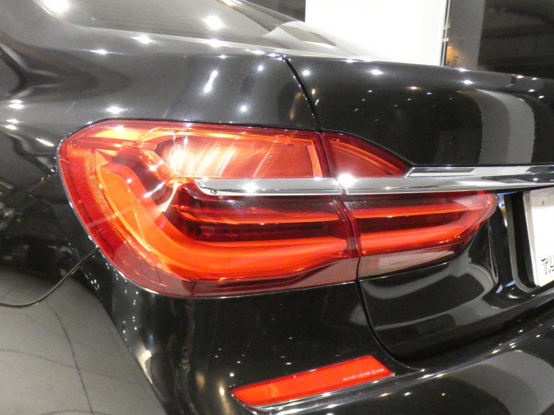 BMW 7シリーズ 750i Mｽﾎﾟｰﾂ　ｺﾝﾌｫA Dｱｼｽﾄ+ 追ACC ﾚｰﾝCHW 衝突軽減 茶革 全席ﾋｰﾀｰ ﾍﾞﾝﾁﾚｰﾀｰ ﾏｯｻｰｼﾞ機能 ｻﾝﾙｰﾌ ﾀｯﾁP対応iﾄﾞﾗｲﾌﾞﾅﾋﾞ(第6世代) 全周ｶﾒﾗ PDC ｼﾞｬｽﾁｬｰC LEDﾚｰｻﾞｰﾗｲﾄ Mｽﾎﾟｰﾂｴｱﾛ&20AW ｽﾎﾟｰﾂEX　2年保証