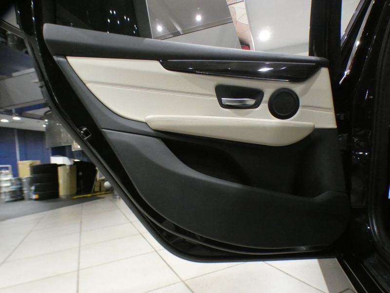 BMW 2シリーズ 218dｸﾞﾗﾝﾂｱﾗｰ ﾗｸﾞｼﾞｭｱﾘｰ ｾﾚｸﾄ&ADｱｸﾃｨﾌﾞｾｰﾌﾃｨPKG　後期 追ACC ﾚｰﾝDW ｲﾝﾃﾘS 白革 ﾊﾟﾉﾗﾏSR iﾄﾞﾗｲﾌﾞﾅﾋﾞ(第6世代 ﾀｯﾁP対応) ﾍｯﾄﾞｱｯﾌﾟDSP Bｶﾒﾗ PDC LEDﾗｲﾄ ｵｰﾄﾃｰﾙｹﾞｰﾄ　2年保証