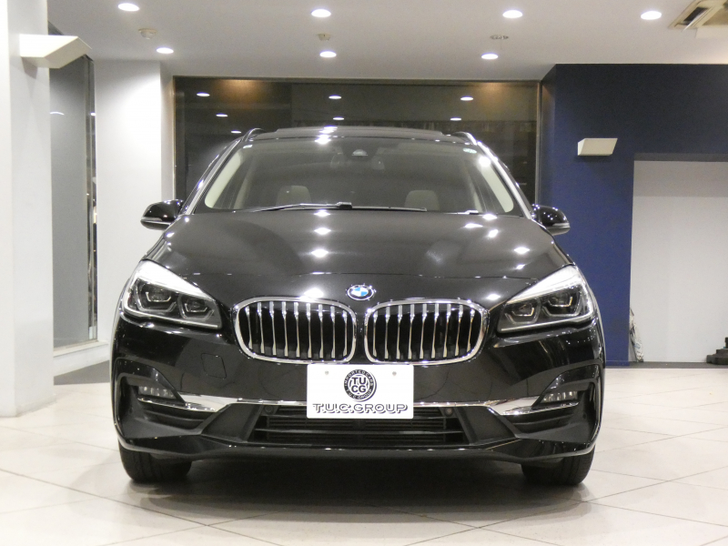 BMW 2シリーズ 218dｸﾞﾗﾝﾂｱﾗｰ ﾗｸﾞｼﾞｭｱﾘｰ ｾﾚｸﾄ&ADｱｸﾃｨﾌﾞｾｰﾌﾃｨPKG　後期 追ACC ﾚｰﾝDW ｲﾝﾃﾘS 白革 ﾊﾟﾉﾗﾏSR iﾄﾞﾗｲﾌﾞﾅﾋﾞ(第6世代 ﾀｯﾁP対応) ﾍｯﾄﾞｱｯﾌﾟDSP Bｶﾒﾗ PDC LEDﾗｲﾄ ｵｰﾄﾃｰﾙｹﾞｰﾄ　2年保証