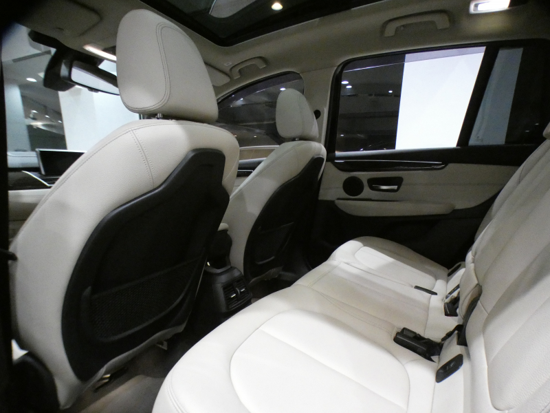 BMW 2シリーズ 218dｸﾞﾗﾝﾂｱﾗｰ ﾗｸﾞｼﾞｭｱﾘｰ ｾﾚｸﾄ&ADｱｸﾃｨﾌﾞｾｰﾌﾃｨPKG　後期 追ACC ﾚｰﾝDW ｲﾝﾃﾘS 白革 ﾊﾟﾉﾗﾏSR iﾄﾞﾗｲﾌﾞﾅﾋﾞ(第6世代 ﾀｯﾁP対応) ﾍｯﾄﾞｱｯﾌﾟDSP Bｶﾒﾗ PDC LEDﾗｲﾄ ｵｰﾄﾃｰﾙｹﾞｰﾄ　2年保証