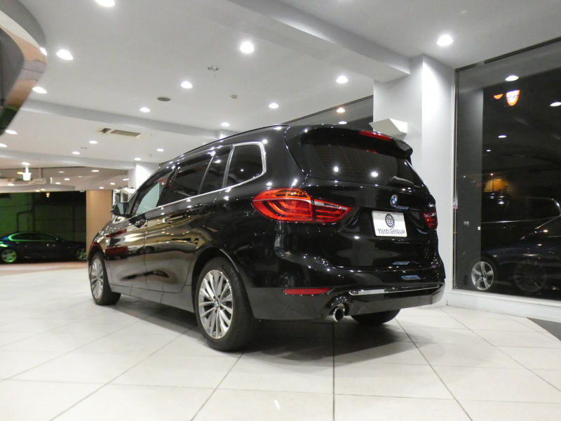 BMW 2シリーズ 218dｸﾞﾗﾝﾂｱﾗｰ ﾗｸﾞｼﾞｭｱﾘｰ ｾﾚｸﾄ&ADｱｸﾃｨﾌﾞｾｰﾌﾃｨPKG　後期 追ACC ﾚｰﾝDW ｲﾝﾃﾘS 白革 ﾊﾟﾉﾗﾏSR iﾄﾞﾗｲﾌﾞﾅﾋﾞ(第6世代 ﾀｯﾁP対応) ﾍｯﾄﾞｱｯﾌﾟDSP Bｶﾒﾗ PDC LEDﾗｲﾄ ｵｰﾄﾃｰﾙｹﾞｰﾄ　2年保証