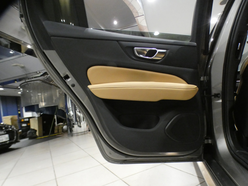 ボルボ V60 V60ｸﾛｽｶﾝﾄﾘｰ T5ﾌﾟﾛ AWD　1ｵｰﾅｰ 追ACC･LKA･ LCMA 茶革 ﾋｰﾀｰ ﾍﾞﾝﾁﾚｰﾀｰ ﾏｯｻｰｼﾞ機能 ﾀｯﾁｽｸﾘｰﾝHDDﾅﾋﾞTV harman/K 全周囲ｶﾒﾗ ﾍｯﾄﾞｱｯﾌﾟDSP LEDﾗｲﾄ ｵｰﾄﾃｰﾙｹﾞｰﾄ ｴｸｽﾃﾘｱﾃﾞｻﾞｲﾝKIT 19AW　2年保証