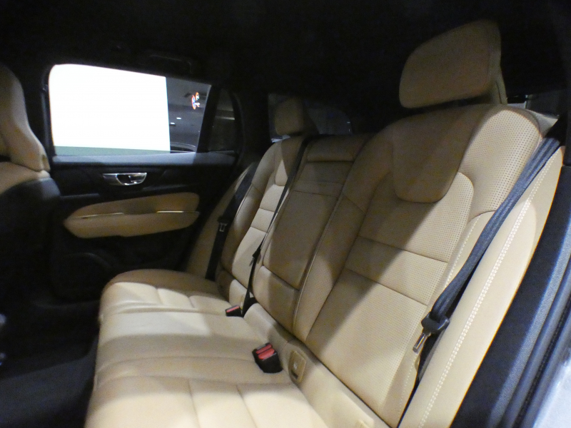 ボルボ V60 V60ｸﾛｽｶﾝﾄﾘｰ T5ﾌﾟﾛ AWD　1ｵｰﾅｰ 追ACC･LKA･ LCMA 茶革 ﾋｰﾀｰ ﾍﾞﾝﾁﾚｰﾀｰ ﾏｯｻｰｼﾞ機能 ﾀｯﾁｽｸﾘｰﾝHDDﾅﾋﾞTV harman/K 全周囲ｶﾒﾗ ﾍｯﾄﾞｱｯﾌﾟDSP LEDﾗｲﾄ ｵｰﾄﾃｰﾙｹﾞｰﾄ ｴｸｽﾃﾘｱﾃﾞｻﾞｲﾝKIT 19AW　2年保証