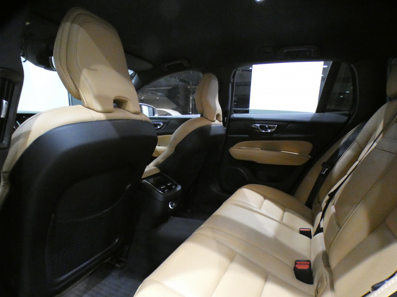 ボルボ V60 V60ｸﾛｽｶﾝﾄﾘｰ T5ﾌﾟﾛ AWD　1ｵｰﾅｰ 追ACC･LKA･ LCMA 茶革 ﾋｰﾀｰ ﾍﾞﾝﾁﾚｰﾀｰ ﾏｯｻｰｼﾞ機能 ﾀｯﾁｽｸﾘｰﾝHDDﾅﾋﾞTV harman/K 全周囲ｶﾒﾗ ﾍｯﾄﾞｱｯﾌﾟDSP LEDﾗｲﾄ ｵｰﾄﾃｰﾙｹﾞｰﾄ ｴｸｽﾃﾘｱﾃﾞｻﾞｲﾝKIT 19AW　2年保証