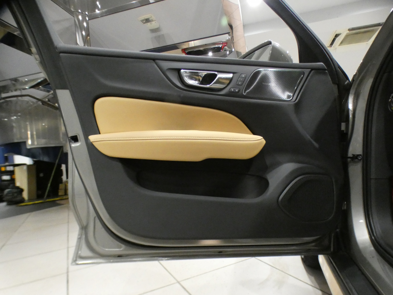 ボルボ V60 V60ｸﾛｽｶﾝﾄﾘｰ T5ﾌﾟﾛ AWD　1ｵｰﾅｰ 追ACC･LKA･ LCMA 茶革 ﾋｰﾀｰ ﾍﾞﾝﾁﾚｰﾀｰ ﾏｯｻｰｼﾞ機能 ﾀｯﾁｽｸﾘｰﾝHDDﾅﾋﾞTV harman/K 全周囲ｶﾒﾗ ﾍｯﾄﾞｱｯﾌﾟDSP LEDﾗｲﾄ ｵｰﾄﾃｰﾙｹﾞｰﾄ ｴｸｽﾃﾘｱﾃﾞｻﾞｲﾝKIT 19AW　2年保証