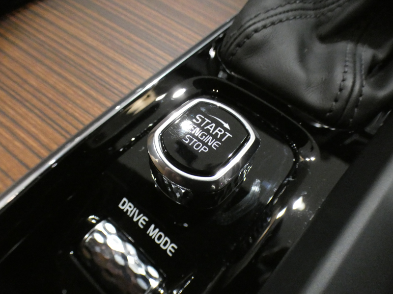 ボルボ V60 V60ｸﾛｽｶﾝﾄﾘｰ T5ﾌﾟﾛ AWD　1ｵｰﾅｰ 追ACC･LKA･ LCMA 茶革 ﾋｰﾀｰ ﾍﾞﾝﾁﾚｰﾀｰ ﾏｯｻｰｼﾞ機能 ﾀｯﾁｽｸﾘｰﾝHDDﾅﾋﾞTV harman/K 全周囲ｶﾒﾗ ﾍｯﾄﾞｱｯﾌﾟDSP LEDﾗｲﾄ ｵｰﾄﾃｰﾙｹﾞｰﾄ ｴｸｽﾃﾘｱﾃﾞｻﾞｲﾝKIT 19AW　2年保証