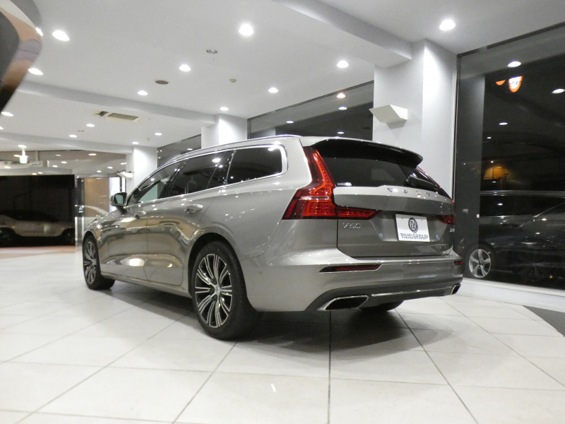 ボルボ V60 V60 T5ｲﾝｽｸﾘﾌﾟｼｮﾝ　追ACC･LKA･ LCMA 茶革 ﾋｰﾀｰ ﾍﾞﾝﾁﾚｰﾀｰ ﾏｯｻｰｼﾞ機能 ﾀｯﾁｽｸﾘｰﾝHDDﾅﾋﾞTV harman/K 全周囲ｶﾒﾗ ﾍｯﾄﾞｱｯﾌﾟDSP LEDﾗｲﾄ ｵｰﾄﾃｰﾙｹﾞｰﾄ ☆ﾎﾟｰﾙｽﾀｰｿﾌﾄｳｪｱ 261ps　2年保証