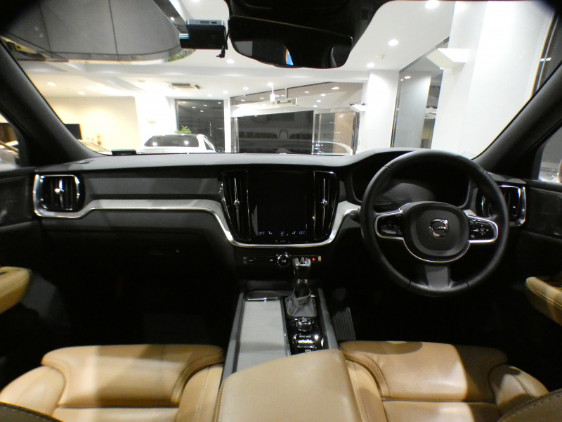 ボルボ V60 V60 T5ｲﾝｽｸﾘﾌﾟｼｮﾝ　追ACC･LKA･ LCMA 茶革 ﾋｰﾀｰ ﾍﾞﾝﾁﾚｰﾀｰ ﾏｯｻｰｼﾞ機能 ﾀｯﾁｽｸﾘｰﾝHDDﾅﾋﾞTV harman/K 全周囲ｶﾒﾗ ﾍｯﾄﾞｱｯﾌﾟDSP LEDﾗｲﾄ ｵｰﾄﾃｰﾙｹﾞｰﾄ ☆ﾎﾟｰﾙｽﾀｰｿﾌﾄｳｪｱ 261ps　2年保証