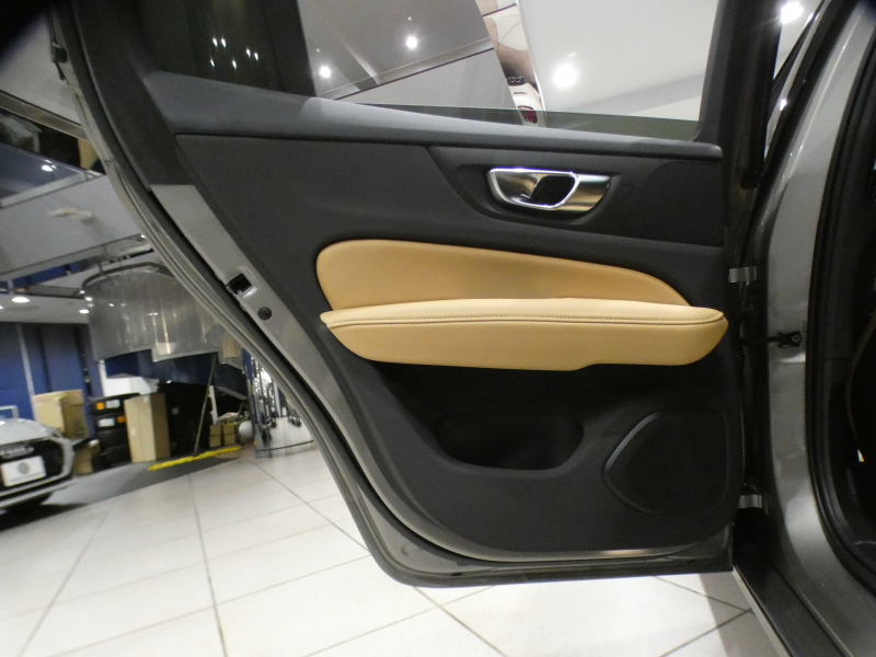 ボルボ V60 V60 T5ｲﾝｽｸﾘﾌﾟｼｮﾝ　追ACC･LKA･ LCMA 茶革 ﾋｰﾀｰ ﾍﾞﾝﾁﾚｰﾀｰ ﾏｯｻｰｼﾞ機能 ﾀｯﾁｽｸﾘｰﾝHDDﾅﾋﾞTV harman/K 全周囲ｶﾒﾗ ﾍｯﾄﾞｱｯﾌﾟDSP LEDﾗｲﾄ ｵｰﾄﾃｰﾙｹﾞｰﾄ ☆ﾎﾟｰﾙｽﾀｰｿﾌﾄｳｪｱ 261ps　2年保証