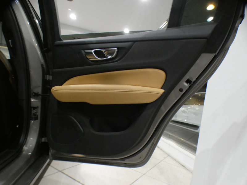 ボルボ V60 V60 T5ｲﾝｽｸﾘﾌﾟｼｮﾝ　追ACC･LKA･ LCMA 茶革 ﾋｰﾀｰ ﾍﾞﾝﾁﾚｰﾀｰ ﾏｯｻｰｼﾞ機能 ﾀｯﾁｽｸﾘｰﾝHDDﾅﾋﾞTV harman/K 全周囲ｶﾒﾗ ﾍｯﾄﾞｱｯﾌﾟDSP LEDﾗｲﾄ ｵｰﾄﾃｰﾙｹﾞｰﾄ ☆ﾎﾟｰﾙｽﾀｰｿﾌﾄｳｪｱ 261ps　2年保証